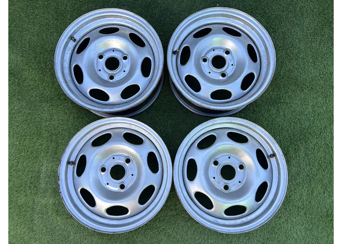 3x112 15" Smart gyári lemezfelni 4,5Jx15h2 ET23 5,5jx15h2 E22 alapértelmezett kép