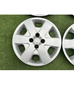 Toyota gyári 15" dísztárcsa 2