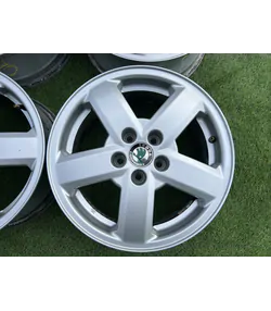 5x100 15" Skoda gyári alufelni 6Jx15h2 ET38 3