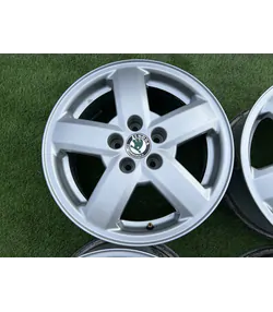 5x100 15" Skoda gyári alufelni 6Jx15h2 ET38 5