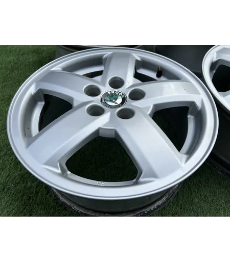 5x100 15" Skoda gyári alufelni 6Jx15h2 ET38 6
