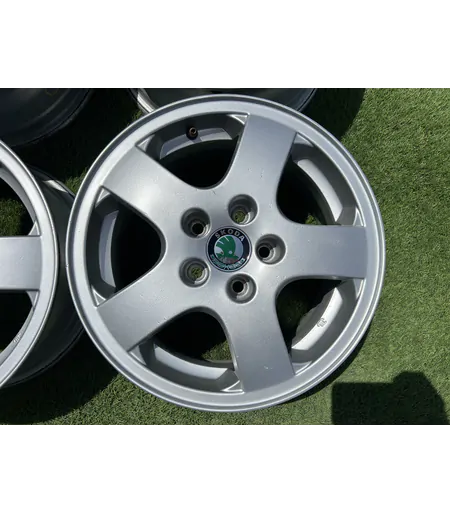 5x100 14" Skoda gyári alufelni 6Jx14h2 ET43 3