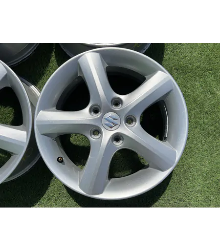 5x114.3 16" Suzuki SX4 gyári alufelni 6Jx16h2 ET50 3