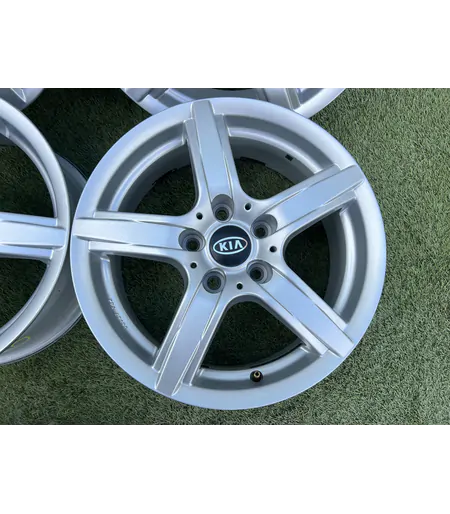 5x114.3 16" Kia (RCD) alufelni 6,5Jx16h2 ET31,5 - Mobil Gumis 4