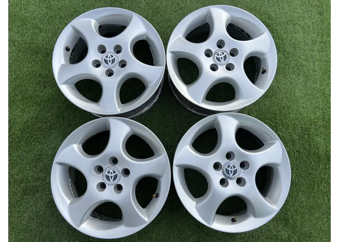 5x100 15" Toyota gyári alufelni 6Jx15h2 ET39 alapértelmezett kép