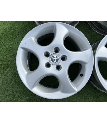 5x100 15" Toyota gyári alufelni 6Jx15h2 ET39 2