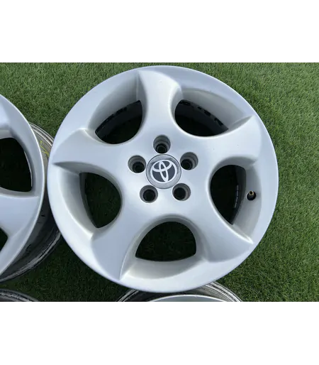 5x100 15" Toyota gyári alufelni 6Jx15h2 ET39 4