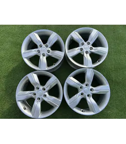 5x114.3 17" Hyundai gyári alufelni 7Jx17h2 ET47 1