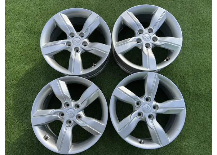 5x114.3 17" Hyundai gyári alufelni 7Jx17h2 ET47 alapértelmezett kép