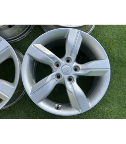 5x114.3 17" Hyundai gyári alufelni 7Jx17h2 ET47 3