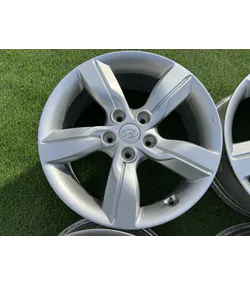 5x114.3 17" Hyundai gyári alufelni 7Jx17h2 ET47 5