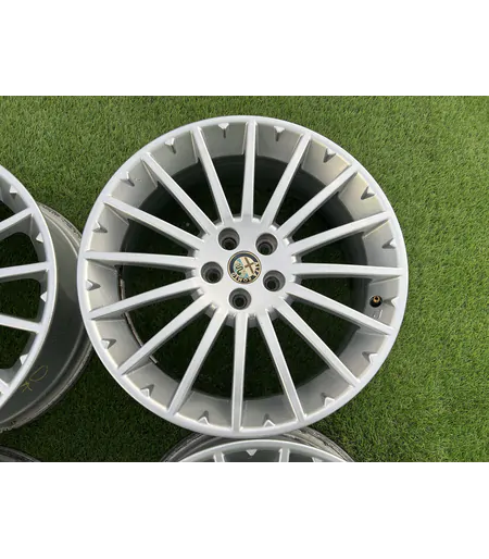 5x98 17" Alfa Romeo gyári alufelni 7Jx17h2 ET40,5 4