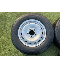 5x130 16" Renault Master gyári lemezfelni 225/65 R16C újszerű nyári gumikkal 2