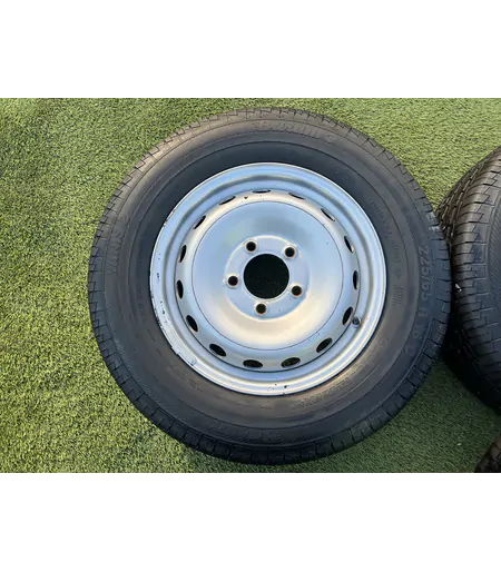 5x130 16" Renault Master gyári lemezfelni 225/65 R16C újszerű nyári gumikkal 2