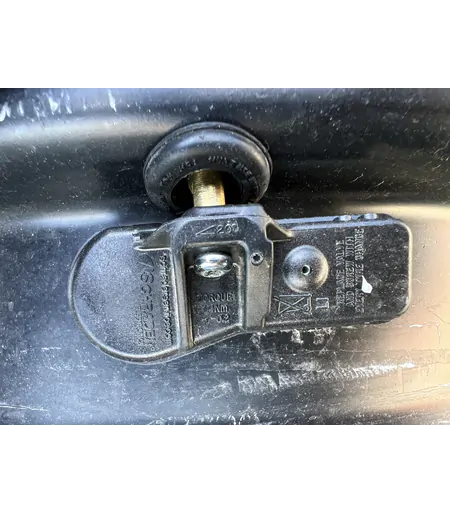 4x100 15" Renault gyári lemezfelni + TPMS szenor 6Jx15h2 ET40 - Mobil Gumis 6