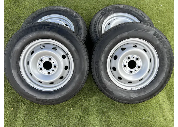 5x118 15" Fiat,Citroen,Peugeot gyári lemezfelni 215/70 R15C téli gumikkal alapértelmezett kép