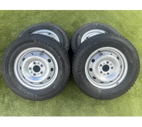 5x118 15"Fiat,Citroen,Peugeot gyári lemezfelni 215/70 R15C téli gumikkal alapértelmezett kép