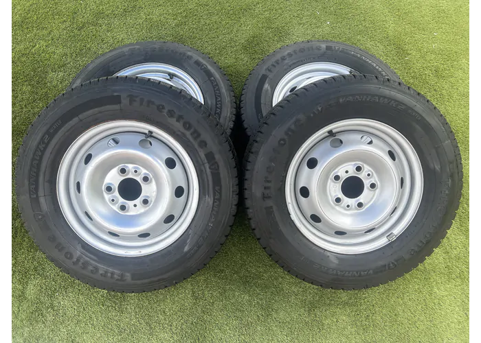 5x118 15"Fiat,Citroen,Peugeot gyári lemezfelni 215/70 R15C téli gumikkal alapértelmezett kép