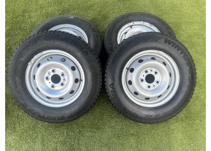 5x118 15"Fiat,Citroen,Peugeot gyári lemezfelni 215/70 R15C téli gumikkal alapértelmezett kép