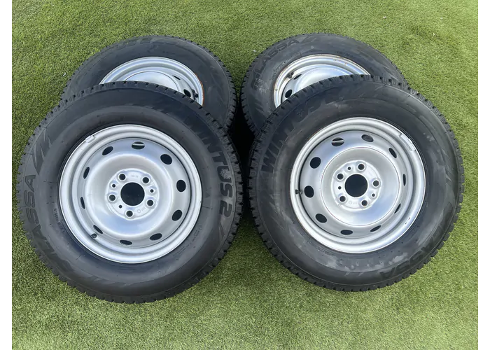 5x118 15" Fiat,Citroen,Peugeot gyári lemezfelni 215/70 R15C újszerű téli gumikkal alapértelmezett kép