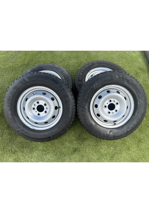 5x118 15" Fiat,Citroen,Peugeot gyári lemezfelni 215/70 R15C téli gumikkal