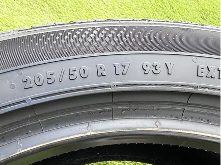 205/50 R17 Semperit Speed-Life 3 nyári gumi 6mm 5