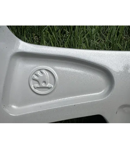 5x100 15" Skoda gyári alufelni 6Jx15h2 ET38 8