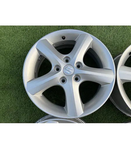 5x114.3 16" Suzuki SX4 gyári alufelni 6Jx16h2 ET50 5