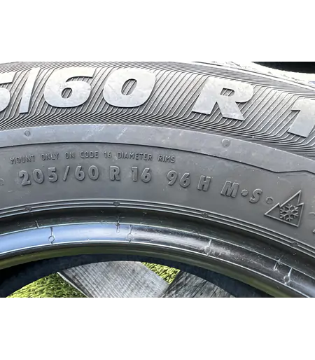 205/60 R16 Semperit Master Grip 2 téli gumi 6mm 6