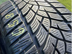 215/55 R17 Goodyear Ultra Grip Performance téli gumi 7mm 3