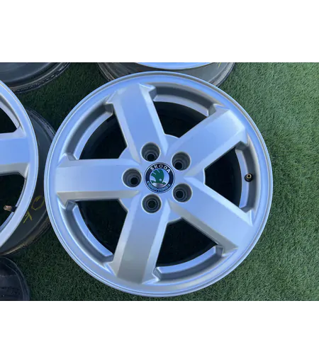 5x100 15" Skoda gyári alufelni 6Jx15h2 ET38 3