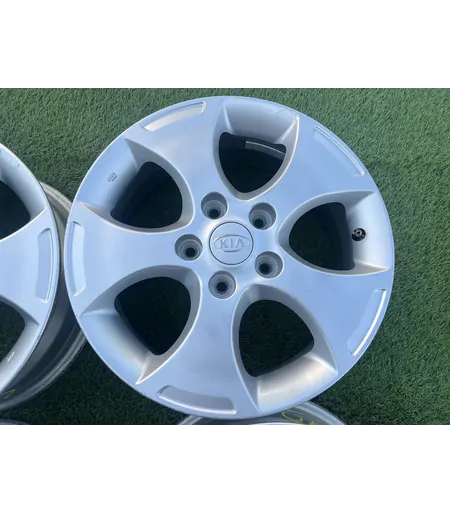 5x114.3 16" Kia gyári alufelni 6Jx16h2 ET51 3