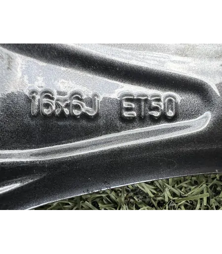 5x114.3 16" Suzuki gyári alufelni 6Jx16h2 ET50 - Mobil Gumis 7