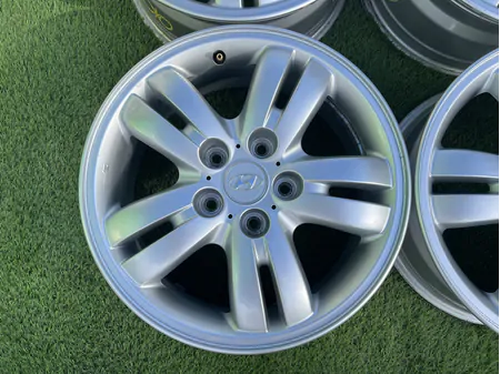 5x114.3 16" Hyundai gyári alufelni 6,5Jx16h2 ET41 2