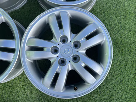 5x114.3 16" Hyundai gyári alufelni 6,5Jx16h2 ET41 3