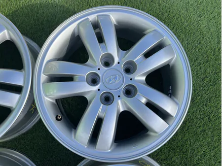 5x114.3 16" Hyundai gyári alufelni 6,5Jx16h2 ET41 4