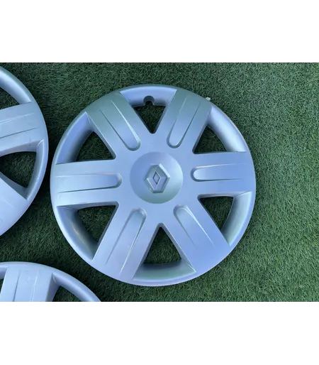 Renault gyári 15" dísztárcsa 3
