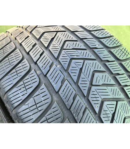 305/40 R20 Pirelli Scorpion téli gumi 5mm - Mobil Gumis 3
