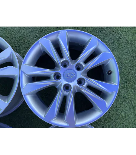 5x114.3 16" Hyundai gyári alufelni 6Jx16h2 ET50 4
