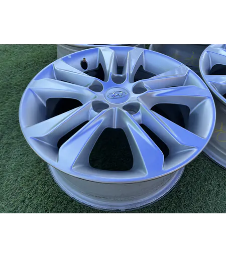 5x114.3 16" Hyundai gyári alufelni 6Jx16h2 ET50 6