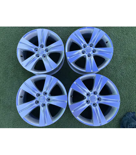 5x114.3 17" Kia gyári alufelni 6,5Jx17h2 ET35