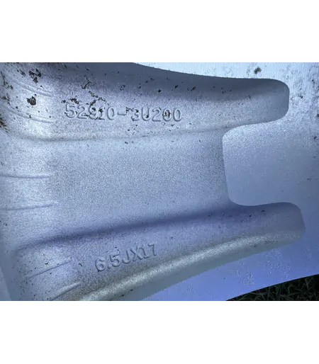 5x114.3 17" Kia gyári alufelni 6,5Jx17h2 ET35 7
