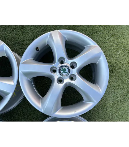 5x100 15" Skoda gyári alufelni 6Jx15h2 ET43 4
