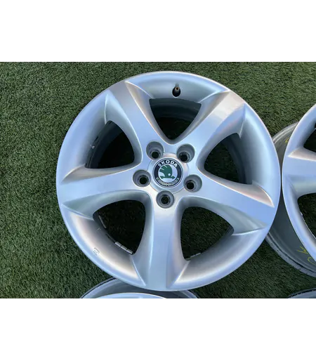 5x100 15" Skoda gyári alufelni 6Jx15h2 ET43 5