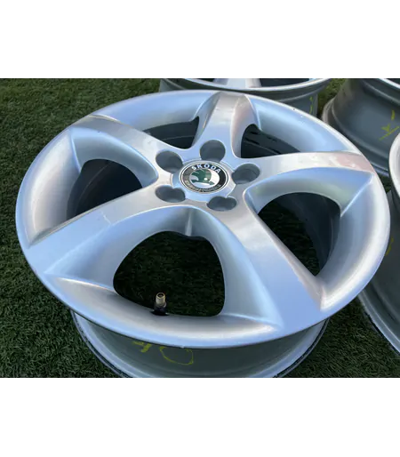 5x100 15" Skoda gyári alufelni 6Jx15h2 ET43 6