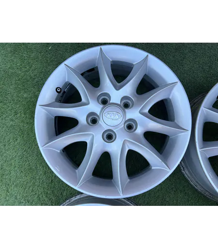 5x114.3 16" Kia gyári alufelni 6Jx16h2 ET51 9