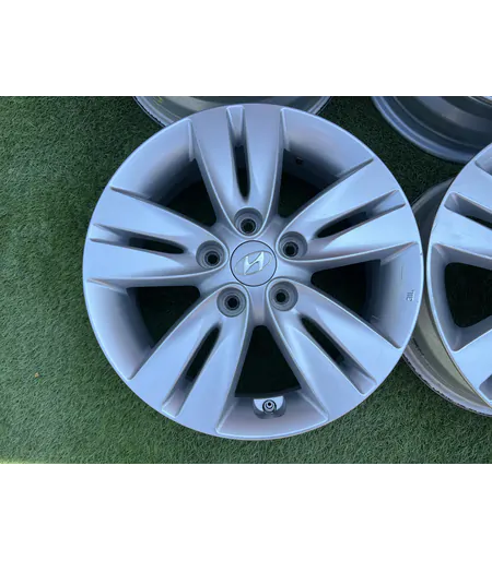 5x114.3 16" Hyundai gyári alufelni + TPMS szenzor 6Jx16h2 ET51 2