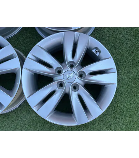 5x114.3 16" Hyundai gyári alufelni + TPMS szenzor 6Jx16h2 ET51 3
