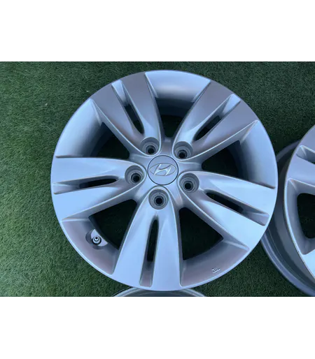 5x114.3 16" Hyundai gyári alufelni + TPMS szenzor 6Jx16h2 ET51 5