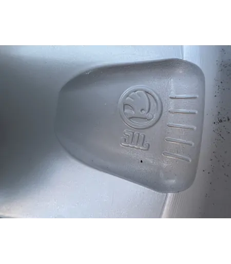 5x100 15" Skoda gyári alufelni 6Jx15h2 ET38 9